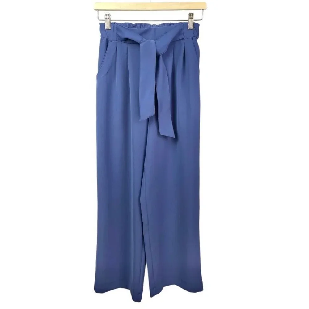 ** LULULEMON Noir Pants In Gatsby Blue Size 4- Price Firm (Popular ISO!)